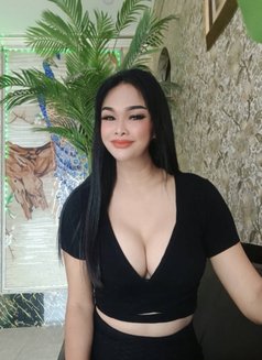 Ladyboy #riyadh - Transsexual escort in Riyadh Photo 2 of 3
