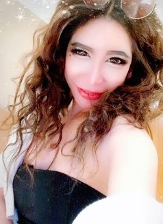 Ladyboy Service - Acompañantes transexual in Muscat Photo 10 of 16