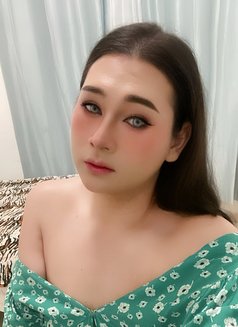 "If you want warmth and relaxation, thin - Transsexual escort in Muscat Photo 5 of 8