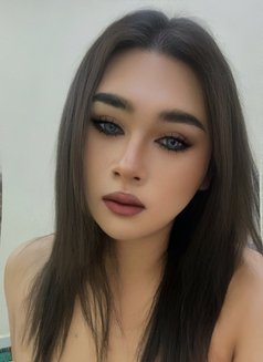 "If you want warmth and relaxation, thin - Transsexual escort in Muscat Photo 8 of 8