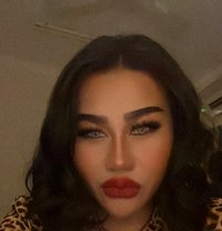 Ladyboy Thailand - Acompañantes transexual in Al Manama Photo 1 of 3