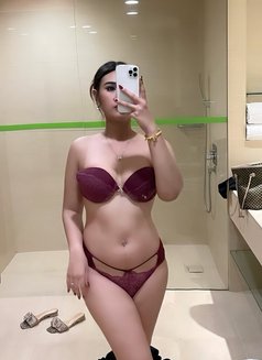 ladyboy Thailand - masseuse in Doha Photo 15 of 23