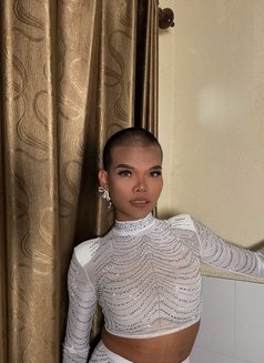 LADYBOY VERS BIG D - Acompañantes transexual in Bali Photo 5 of 7