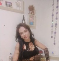 Ladyboy. Vers Top Kuta Bali - Masajista in Bali