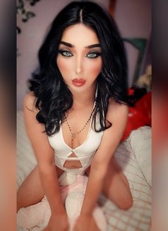 Ladyjoey - Transsexual escort in Beirut Photo 28 of 30