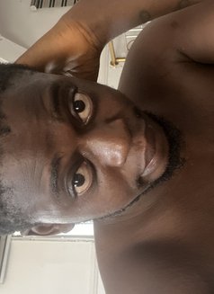 Lagos - Transsexual escort agency in Lagos, Nigeria Photo 3 of 4