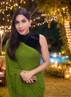 Lahari y - Transsexual escort in Hyderabad Photo 4 of 8