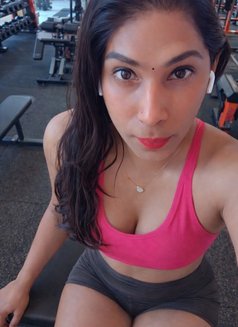 Lahari y - Transsexual escort in Hyderabad Photo 8 of 8