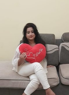 Laiba Pakistani - puta in Al Sohar Photo 1 of 3
