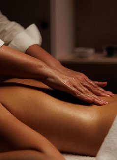 Laiga Sexsy Lady From Thailand - puta in Riyadh Photo 2 of 6