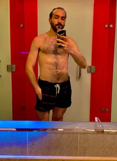 Lail - Male companion in Cairo Photo 1 of 4