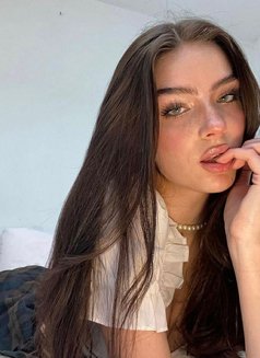 Laila - escort in Tirana Photo 4 of 6