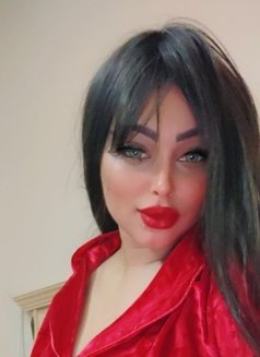 Laila Busty Lebanese Model - escort in Dubai Photo 1 of 5