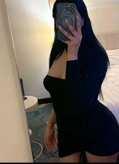 Laila Syrian Model - escort in Dubai Photo 4 of 6