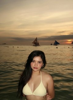 LAIYA - escort in Manila Photo 6 of 11