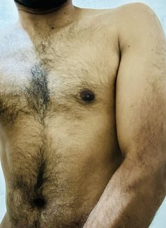 Lakmal for Lonely Ladies and Girls - Acompañantes masculino in Colombo Photo 4 of 4