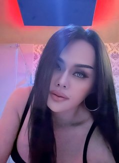 Laksamee - Transsexual escort in Riyadh Photo 9 of 9