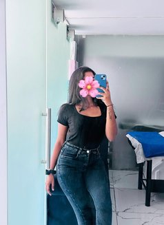 Lakshi Live Camshow/Whatsapp - puta in Colombo Photo 2 of 7