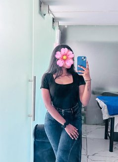 Lakshi Live Camshow/Whatsapp - puta in Colombo Photo 3 of 7