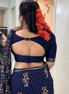 Lakshmi - puta in Dubai Photo 2 of 2