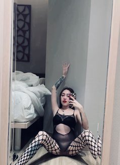 Lala - escort in Singapore Photo 8 of 15