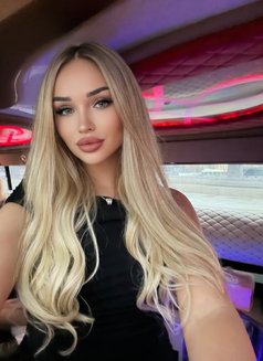 Lali - puta in Dubai Photo 3 of 7