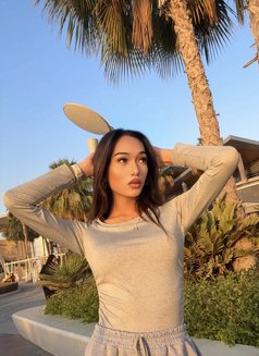 Lalisa - masseuse in Dubai Photo 3 of 5