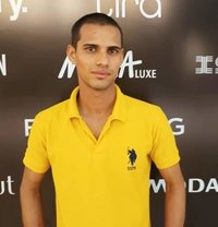 Lalit Giri Goswami - masseur in Pune