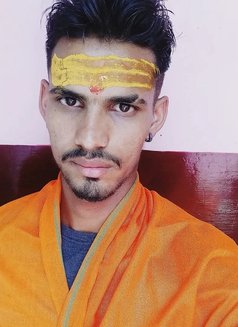 Lalit Goswami - Male escort in Mumbai Photo 4 of 8