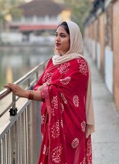 Lallu - escort in Abu Dhabi Photo 3 of 4