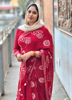 Lallu - escort in Abu Dhabi Photo 4 of 4