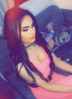 Diva_reta - Transsexual escort in Beirut Photo 1 of 17