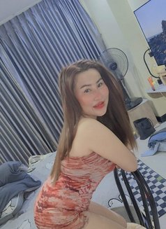 Tara Thailand Massag ass fuck - puta in Nairobi Photo 4 of 13