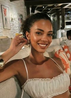 Camilla - independent Model - escort in Dubai Photo 5 of 11