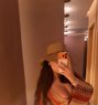 Lana - puta in Dubai Photo 2 of 9