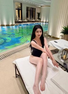 Lana - escort in Guangzhou Photo 4 of 8