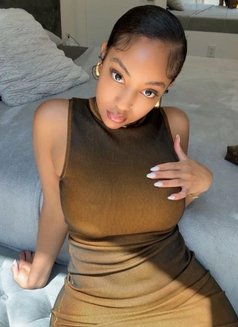 Lana - escort in Mumbai Photo 2 of 9