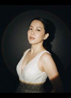LANA - puta in Singapore Photo 13 of 21