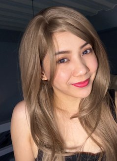 LANA - escort in Singapore Photo 24 of 25