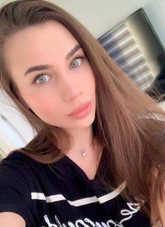 Lana High Class - puta in İstanbul Photo 13 of 14