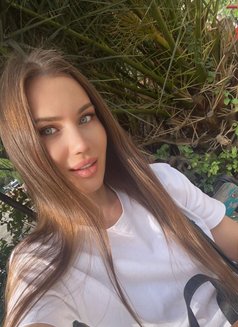 Lana High Class - puta in İstanbul Photo 14 of 14