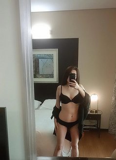 Lana - puta in Dubai Photo 5 of 6