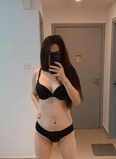 Lana - puta in Dubai Photo 5 of 7
