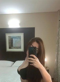 Lana - puta in İstanbul Photo 4 of 7