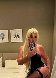 LANA SEXBOMB SQUIRT , FULL SERVICE - escort in Dubai Photo 1 of 10