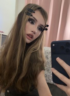 Lana - Transsexual escort in Dubai Photo 5 of 10