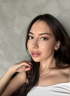 Lana - puta in Shanghai Photo 1 of 8