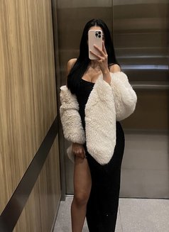 Lana - escort in Jeddah Photo 1 of 5