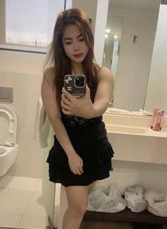 Lanh - masseuse in Singapore Photo 3 of 6
