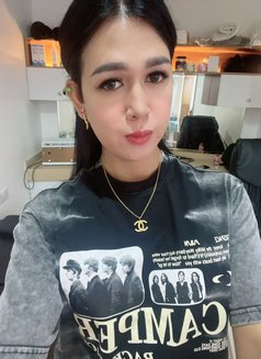 Lance - Masajista in Al Sohar Photo 15 of 15